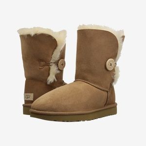 Women’s chestnut Bailey button Uggs